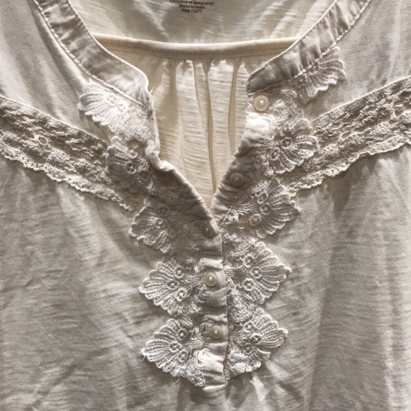 Women’s Top - Picture 4 of 12